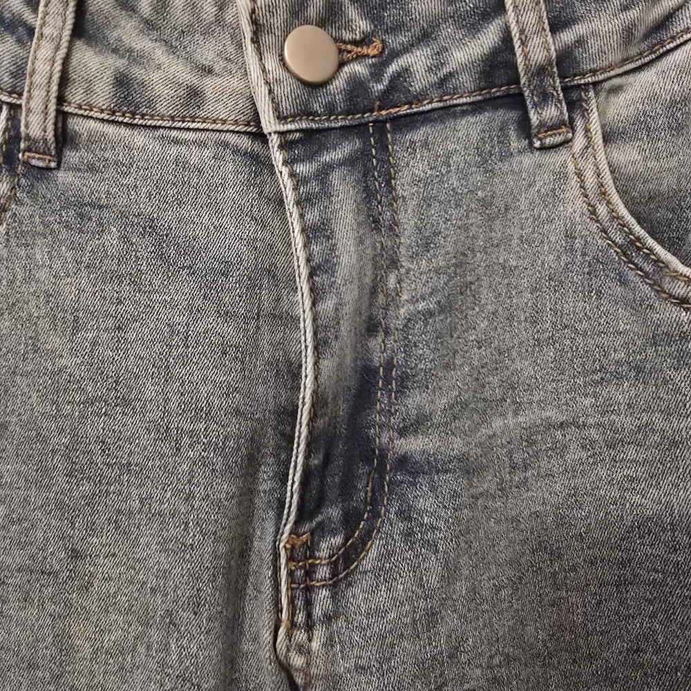 ✨ BlueB Rhinestone Chain Jeans – Size Small ✨ - Picture 5 of 8